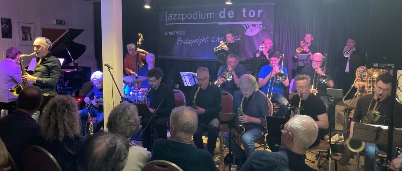 Spetterend en spannend: swingende saxofoonshow van Efraïm Trujillo met DCCB