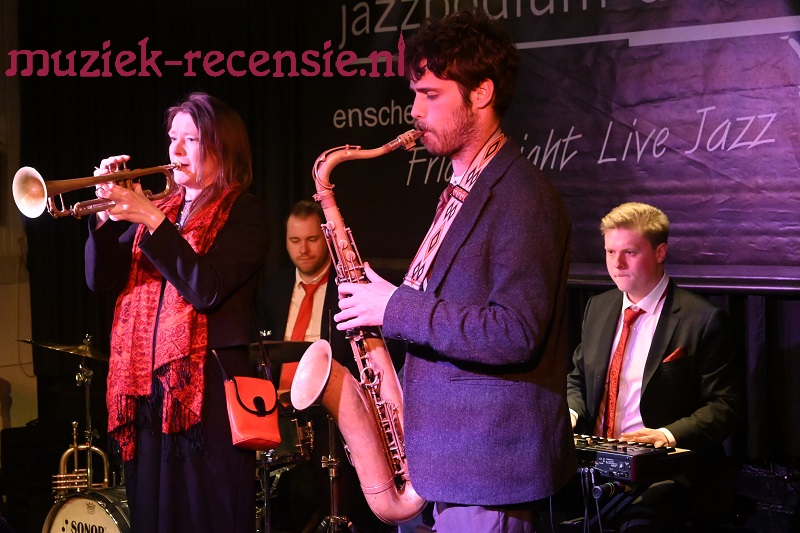 RED grijpt blues bij de ballen